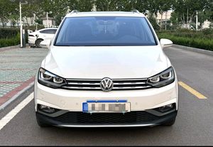 Volkswagen Touran L 2021, voiture à essence, monospace 7 places, 280TSI DSG, version confort, véhicule à essence haute performance, vw Touran L - Product Image 2