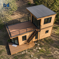 Maison préfabriquée modulaire moderne en acier à deux étages avec balcon et escalier en colimaçon pour un salon élégant