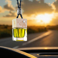 Haut de gamme liquide verre poire aromathérapie pendentif voiture désodorisant décoratif purificateur d'air approvisionnement en gros du fabricant pour