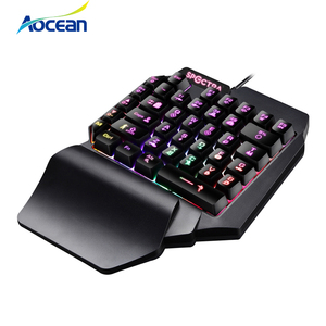 OEM 35-Key ergonomico LED arcobaleno retroilluminazione USB cablato con <span class=keywords><strong>una</strong></span> <span class=keywords><strong>mano</strong></span> <span class=keywords><strong>tastiera</strong></span> da gioco con poggia palmo per telefono e Tablet - Product Image 4