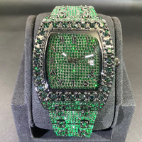 Montre Homme Quartz Diamant Vert Entièrement Sertie Boîtier Tonneau Bling Iced Out Hip Hop avec Date Lumineuse