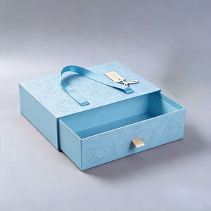 Scatole Regalo <span class=keywords><strong>di</strong></span> Lusso Personalizzate in Carta Kraft con Manico, Materiali Riciclati e Fodera in Spugna - Product Image 1