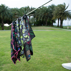 Serviettes de golf en microfibre gaufrée, nouveau design imprimé, avec logo personnalisé et clip magnétique - Product Image 6