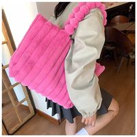 Sac à bandoulière en peluche tendance pour femme, grand sac moelleux pour le quotidien, sac de shopping simple, sac bandoulière moelleux