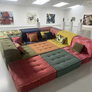 Conjunto de Móveis de Combinação Sofá-Cama Moderno, Luxuoso e Contemporâneo, Estilo Celebridade, com Tecido Rochburg Mahjong, para Sala de Estar Criativa - Product Image 1