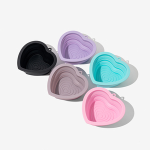 Tazón de Silicona Plegable para Perros, Diseño de Corazón, Ecológico, Impermeable, Portátil, para Paseos y Campamentos - Product Image 3