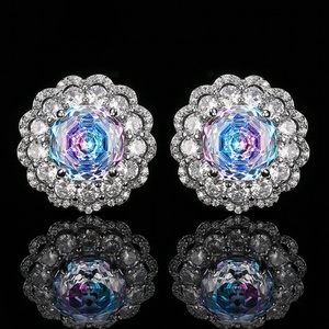 Boucles d'oreilles tendance en cuivre écologique plaqué rhodium, zircon rose taille rose 10*10mm, motif floral de haute qualité pour un charme féminin - Product Image 4