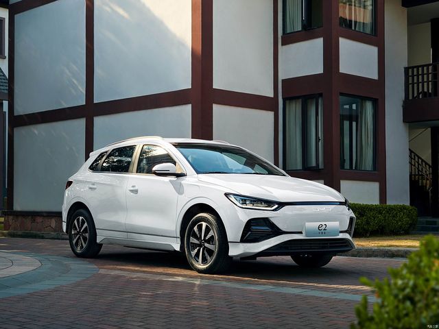 Wholesale 2025 BYD E2 Electric EV Car High Speed 405km Pure New Energy Vehicle Factory Cheap Price SUV/Sedan
