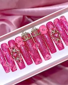 Faux ongles de luxe en diamant faits à la main, longs ongles en acrylique, étiquette privée, cils personnalisés et ensemble d'ongles à pression