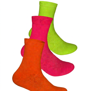 Chaussettes de cyclisme pour hommes en coton/nylon, couleurs personnalisées, respirantes, anti-humidité, tricotées pour le printemps, longueur mi-mollet, chaussettes athlétiques OEM - Product Image 1