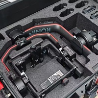 Libérez la liberté créative avec le combo professionnel Ronin 2 pour les caméras de cinéma RED, ARRI et Sony avec des objectifs cinéma lourds.