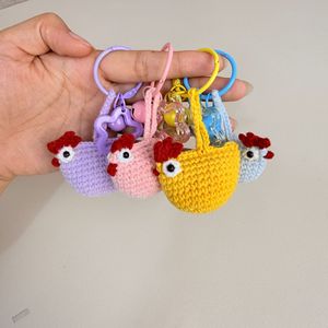 Porte-clés Poussin au Crochet Fait Main, Charme de Sac Tricoté Mignon en Forme de Poulet, Mini Pendentif Animal avec Clochette et Étoile, Cadeau pour Filles - Product Image 3