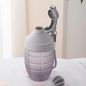 Bouteille de shaker de protéines de 600ml avec conception de forme unique pour mélanger facilement la bouteille d'eau de sport de gymnastique - Product Image 1