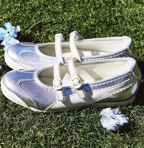 Zapatos Mary Jane plateados de lujo ligeros para mujer, con doble botón, diseño inspirado en el ballet con ribete de encaje, suela plana, estilo casual. - Product Image 6
