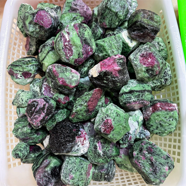 Factory Natural Crystals Unpolished Raw Stone Ruby in Zoisite Raw Stone for Sale