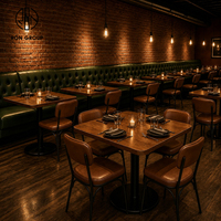 Ensemble de mobilier de restaurant Ron Group : Chaise en métal, banquette capitonnée en cuir à dossier haut, table carrée de luxe en bois massif sur mesure