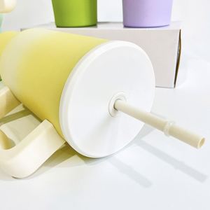 Gobelet isotherme Trek de 40 oz, vierge pour sublimation, couleurs dégradées, avec poignée et couvercles - Product Image 3
