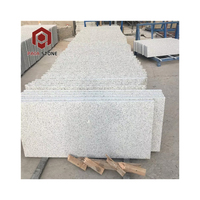 Dalles de granit blanc sésame bon marché de Chine, sur mesure avec des taches noires pour les murs et les sols extérieurs, finition polie