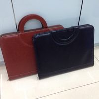 Porte-documents multifonction A4 en PU avec poignée, classeur à fermeture éclair avec calculatrice et emplacements pour cartes pour réunions d'affaires