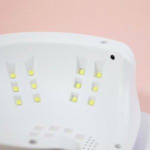 Nouvelle Lampe à Gel Professionnelle à Séchage Rapide, Lampe UV Professionnelle avec 45 Perles LED, Séchoir pour Ongles, Équipement de Salon de Manucure, Vente en Gros - Product Image 4