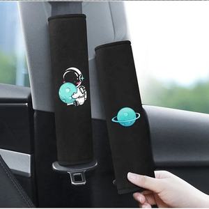 Fundas de cinturón de seguridad suave para coche KT, hombrera de <span class=keywords><strong>astronauta</strong></span> bonita, cinturones de seguridad de felpa, protección de hombro para adultos y niños, accesorios - Product Image 1