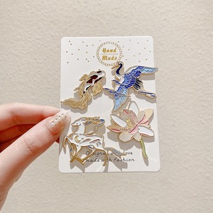 Broches de Metal Esmaltado Personalizados, Broche de Ciervo Colorido para <span class=keywords><strong>Mujer</strong></span>, Broche Exquisito de Estilo Antiguo para Decoración de <span class=keywords><strong>Ropa</strong></span> de Año Nuevo - Product Image 4
