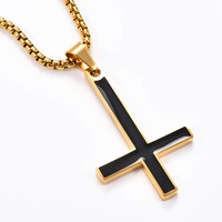 Collier Pendentif Croix Inversée Religieuse en Acier Inoxydable Plaqué Or, Bijou Amulette de Foi Unisexe
