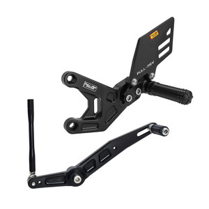 Reposapiés Traseros FULL REV RACING de Aleación de Aluminio Estilo Riser, Versión de Fibra de Carbono para <span class=keywords><strong>Yamaha</strong></span> <span class=keywords><strong>R6</strong></span> 2006-2025 - Product Image 3