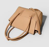Nouveau Sac à Main de Luxe pour Femme 2026 Grande Capacité Sac Souriant Élégant Sac Fourre-tout Ailé Minimaliste Sac à Bandoulière Croisé pour le Bureau