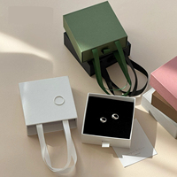 Boîte de voyage pour bijoux en carton rigide avec impression personnalisée et poignée pour l'emballage de bijoux