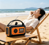 Nouveau modèle de radio portable miniature à manivelle, lampe de poche d'urgence SOS avec batterie externe 10000mAh, solaire et haut-parleur FM/AM/WB, kit de survie