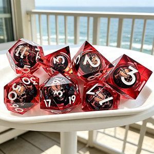 Jeu de dés en résine translucide rouge avec crâne intégré, dés polyédriques en 7 pièces pour les jeux de table de fête d'Halloween - Product Image 2