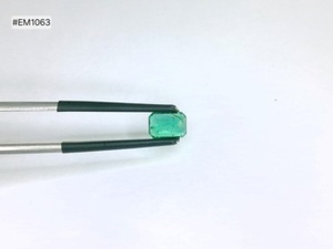 Émeraude zambienne supérieure taille octogonale 1,07 ct, qualité 3A, couleur intense, excellente transparence, pierre précieuse non montée pour bijoux - Product Image 6