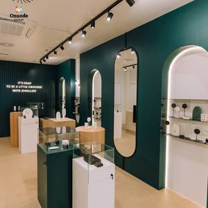 Vitrine à bijoux en verre sur mesure avec éclairage LED, présentoir de luxe pour centre commercial, bijouterie et design d'intérieur - Product Image 1
