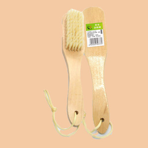 Brosse à chaussures à poils doux, manche en bois avec boucle de suspension pour nettoyer les chaussures en cuir - Product Image 1