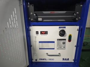 Saldatrice <span class=keywords><strong>Laser</strong></span> raffreddata ad acqua 3000W, saldatrice <span class=keywords><strong>Laser</strong></span> 3-in-1, adatta per la saldatura di metalli con velocità veloce - Product Image 2