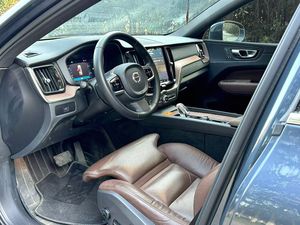 Auto Usado, Color Oscuro, para <span class=keywords><strong>XC60</strong></span> 2024 SUV LHD Turbo, con Asientos de Cuero, para Exportación - Product Image 2