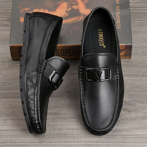 Mocassins en cuir véritable pour hommes, bout rond, à enfiler, semelle en caoutchouc, légers, avec boucle décorative, chaussures décontractées de printemps - Product Image 2