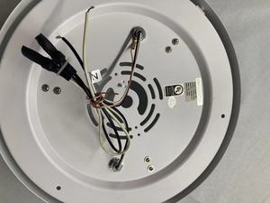 مصباح سقف مثبت على السطح بتصميم بسيط من الحديد والأكريليك بتقنية LED لفنادق IHG Holiday Inn من مجموعة H4 - Product Image 3