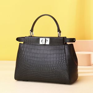Carteras de Mujer con Correa Cruzada, Grabado de Cocodrilo, Acabado Moderno, Cierre de Seguridad para Uso Diario - Product Image 1