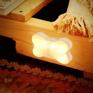 ไฟกลางคืน LED สีขาวอบอุ่นขนาดเล็ก พร้อมเซ็นเซอร์ตรวจจับความเคลื่อนไหว ใช้พลังงานจากแบตเตอรี่ ติดผนังด้วยแม่เหล็ก สำหรับห้องนอน ทางเดิน บันได - Product Image 1