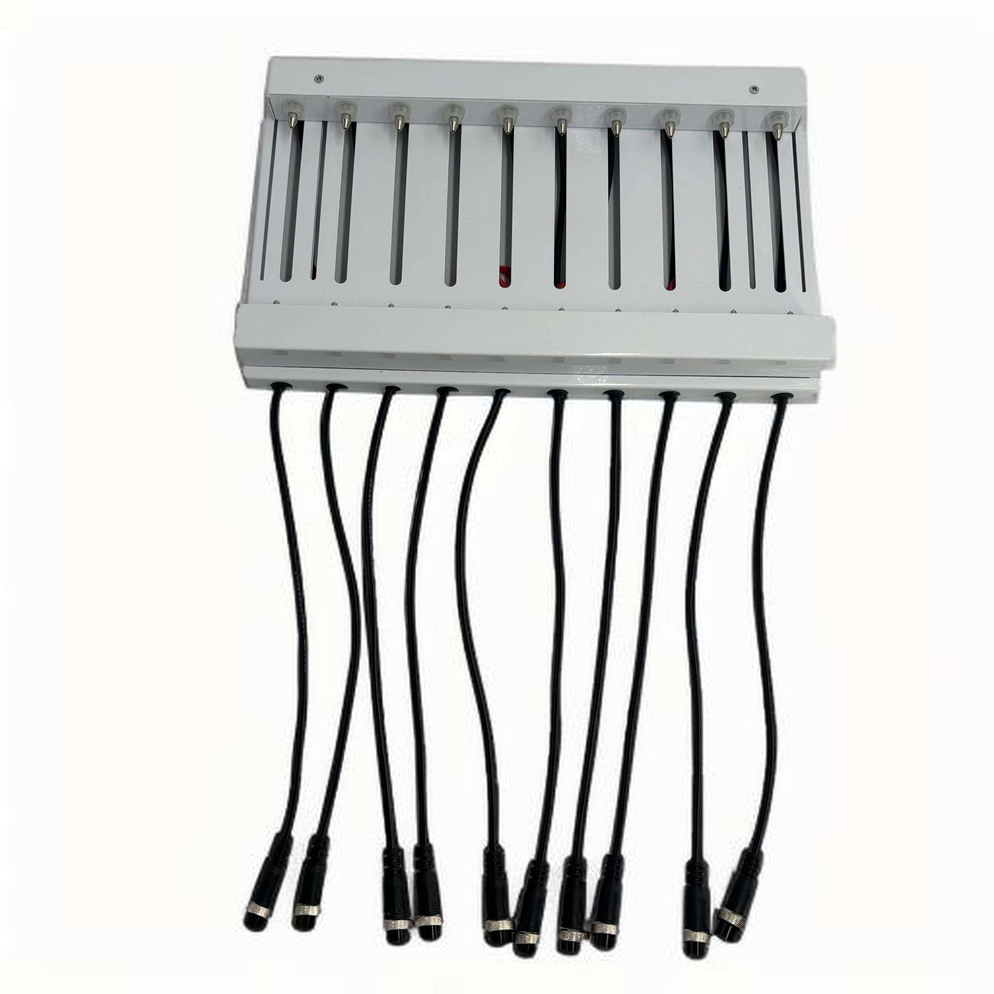 Testeur avec un support de batterie à 10 canaux