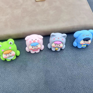แม่เหล็กติดตู้เย็นรูปสัตว์เรซิ่นสีแดงสด ของตกแต่งพลาสติกเพ้นท์มือ พวงกุญแจ ของตกแต่งแบบสุ่ม - Product Image 3