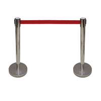 Barrière de contrôle des foules en acier inoxydable argenté, hauteur 930 mm, avec sangle rétractable et base de 35 cm de diamètre