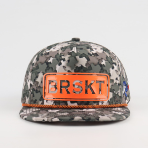 Sombrero <span class=keywords><strong>de</strong></span> golf <span class=keywords><strong>de</strong></span> ala plana con logotipo personalizado <span class=keywords><strong>de</strong></span> alta calidad BSCI con agujeros láser <span class=keywords><strong>de</strong></span> cabra perforados personalizados Logotipo <span class=keywords><strong>de</strong></span> PVC nueva moda sombrero Snapback - Product Image 2