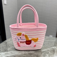 Sac fourre-tout en tricot rayé brodé avec motif de Teckel mignon, mini sac à main au crochet, sac à bandoulière décontracté pour femme avec patch de chiot de dessin animé
