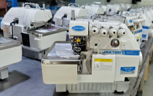 Machine à coudre surjeteuse à quatre fils JK747F pour coutures de finition - Product Image 3