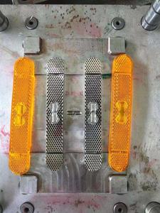 Kunden spezifische Herstellung von Fahrrad reflektoren Kunststoffs pritze Reflex metall Elektro formender Straßen bolzen Reflektor formkern - Product Image 3