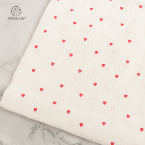 Tissu en coton bio peigné à bulles imprimé petits cœurs, mousseline <span class=keywords><strong>double</strong></span> <span class=keywords><strong>gaze</strong></span>, crêpe tissé pour vêtements de bébé fille et vêtements de nuit - Product Image 1