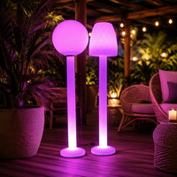 Lampe de sol LED moderne avec télécommande 16 couleurs, en plastique, indice de protection IP65, pour la décoration de la maison, du salon, de l'hôtel et du jardin